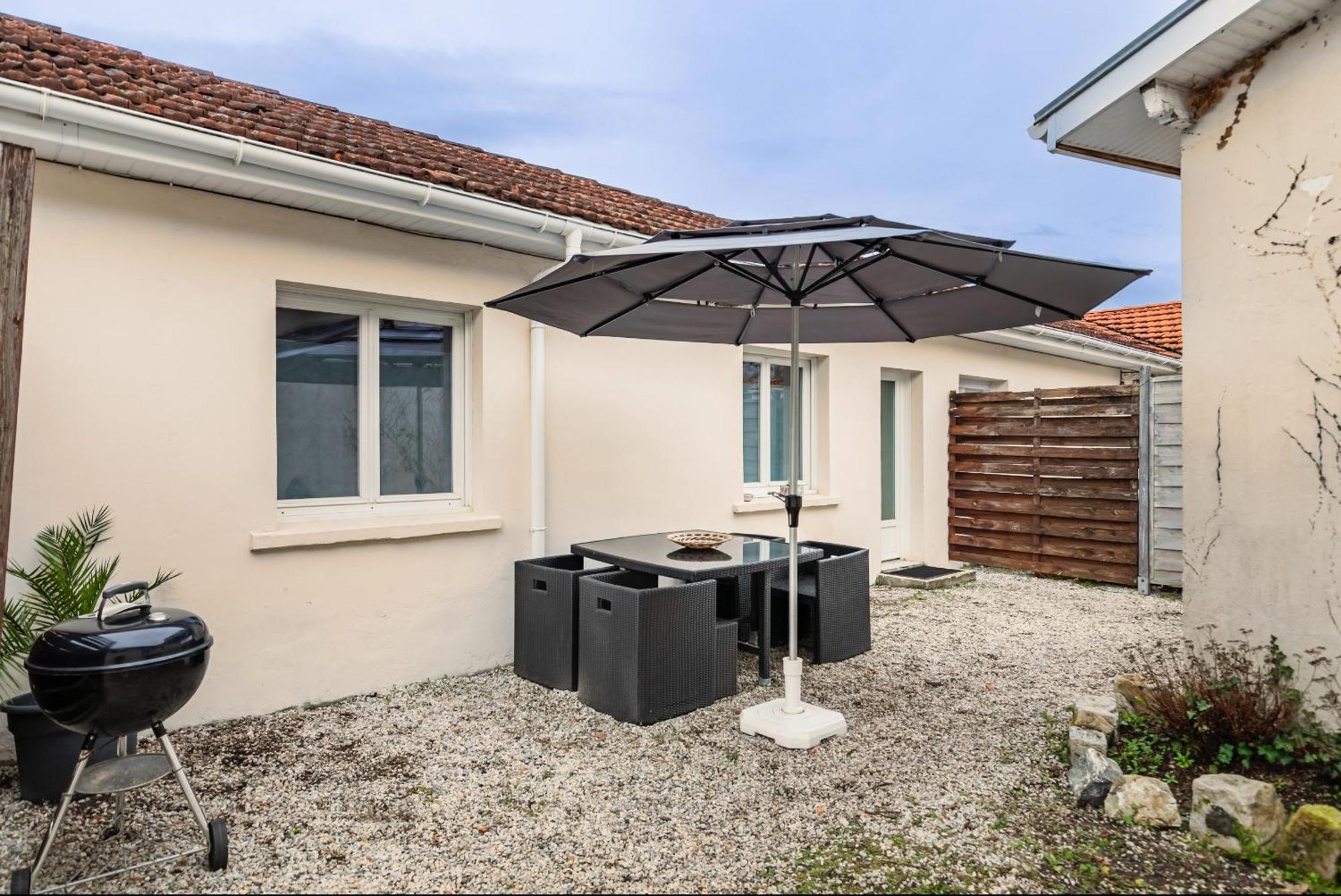 Maisonnette Jardin Merignac Villa Exteriör bild
